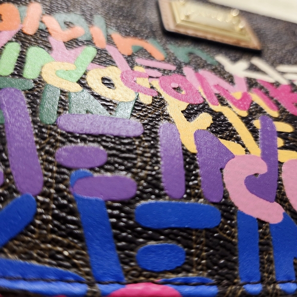 Calvin Klein wristlet Graffiti logo pouch - Picture 11 of 11